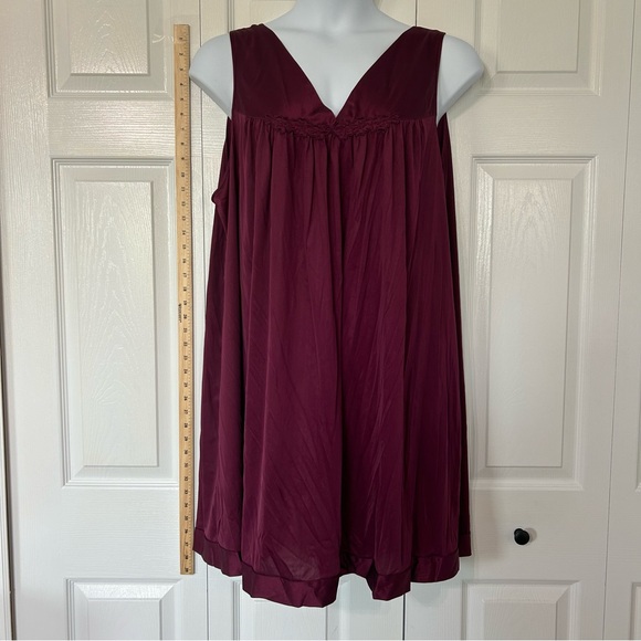 Vintage Vanity Fair Romantic Slip Dress Size 3XL, floral embellishments - Picture 3 of 16